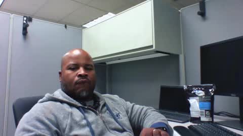 Snapshot of guidedhandstech chatting on February 5, 2025, 7:53 pm guidedhandstech online show from February 5, 2025, 7:53 pm