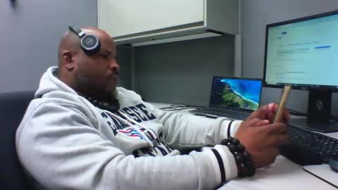 Snapshot of guidedhandstech chatting on February 7, 2025, 3:08 pm guidedhandstech online show from February 7, 2025, 3:08 pm