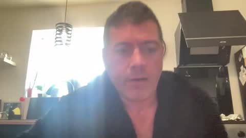 guil0 online show from October 26, 2025, 10:43 am