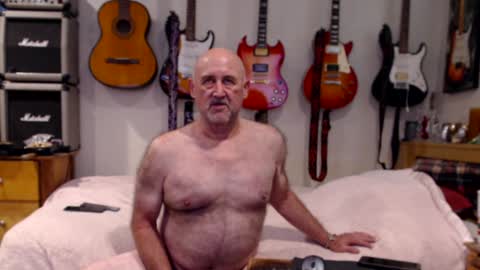 Snapshot of guitarsexgod chatting on January 28, 2025, 8:04 pm Mario online show from January 28, 2025, 8:04 pm