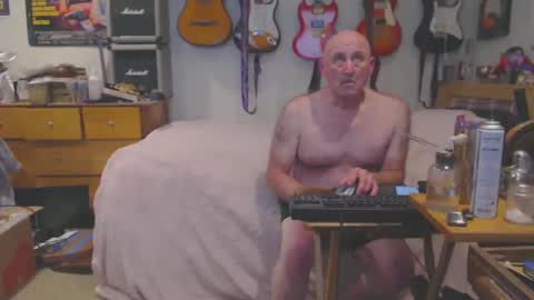 Snapshot of guitarsexgod chatting on February 16, 2025, 2:10 pm Mario online show from February 16, 2025, 2:10 pm