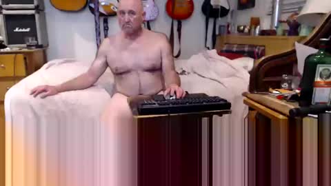 Snapshot of guitarsexgod chatting on February 24, 2025, 8:06 am Mario online show from February 24, 2025, 8:06 am