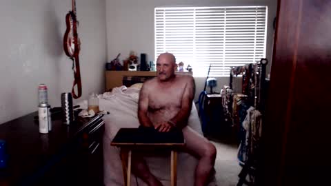 Snapshot of guitarsexgod chatting on September 21, 2025, 8:54 pm Mario online show from September 21, 2025, 8:54 pm