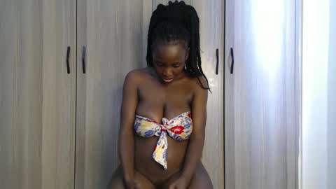 Miss Incredible online show from November 2, 2025, 11:01 am