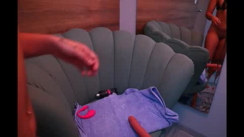 gummyluv online show from February 15, 2026, 5:20 pm