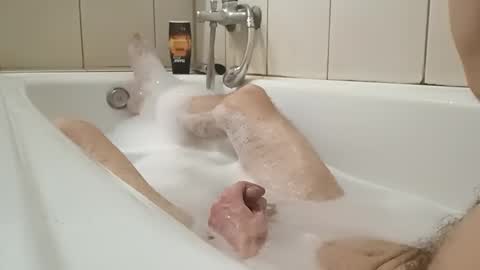 gunwo80 online show from January 6, 2025, 5:06 pm