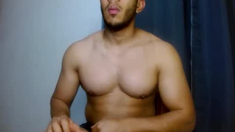 holl latino online show from February 1, 2026, 10:19 pm