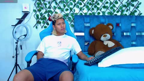 Hakim online show from March 2, 2025, 3:37 pm