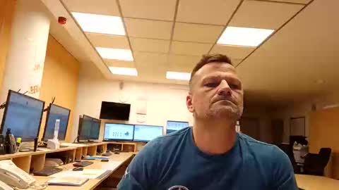 guschidick online show from October 4, 2025, 6:22 am