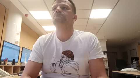 guschidick online show from December 18, 2025, 2:17 am