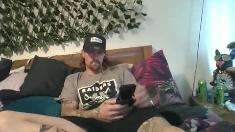 Snapshot of gusmuss chatting on October 28, 2025, 2:37 am Jamie online show from October 28, 2025, 2:37 am