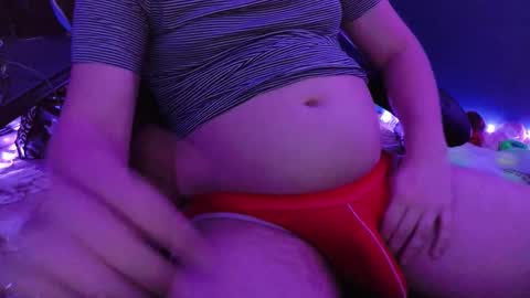 Snapshot of gutlvr chatting on December 10, 2024, 5:07 am gutlvr online show from December 10, 2024, 5:07 am