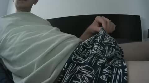 Snapshot of guy354918 chatting on September 18, 2025, 3:25 pm Horny guy online show from September 18, 2025, 3:25 pm