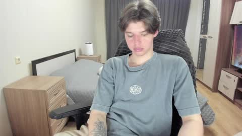 Snapshot of guy_liam1 chatting on April 3, 2026, 1:31 pm guy_liam1 online show from April 3, 2026, 1:31 pm