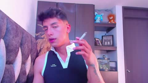 Snapshot of guy_twinks chatting on December 7, 2024, 8:38 pm Gabriel online show from December 7, 2024, 8:38 pm