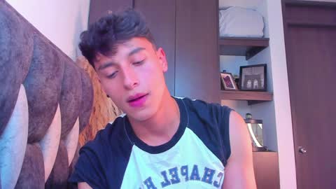 Snapshot of guy_twinks chatting on December 23, 2024, 10:12 pm Gabriel online show from December 23, 2024, 10:12 pm