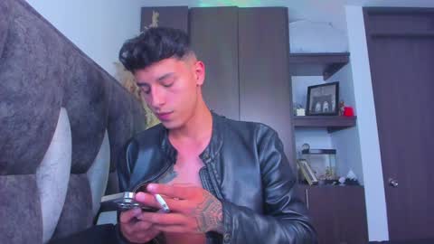 Snapshot of guy_twinks chatting on January 12, 2025, 2:03 am Gabriel online show from January 12, 2025, 2:03 am