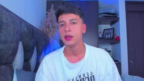 Snapshot of guy_twinks chatting on January 16, 2025, 10:34 pm Gabriel online show from January 16, 2025, 10:34 pm