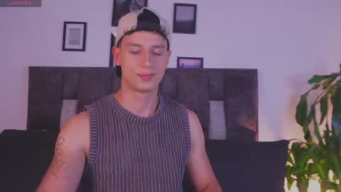 Snapshot of guy_twinks chatting on May 9, 2026, 5:23 am Gabriel online show from May 9, 2026, 5:23 am