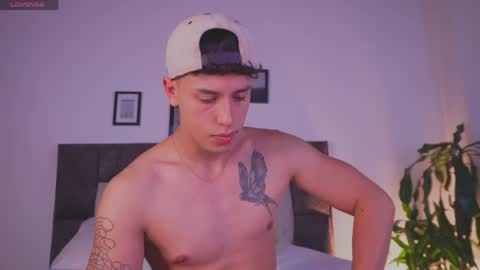 Snapshot of guy_twinks chatting on May 16, 2026, 7:27 am Gabriel online show from May 16, 2026, 7:27 am