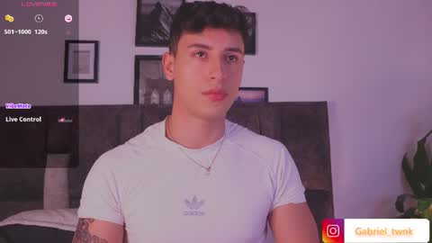 Snapshot of guy_twinks chatting on June 17, 2026, 4:59 am Gabriel online show from June 17, 2026, 4:59 am
