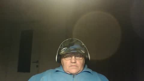 guyboy73 online show from October 15, 2025, 12:44 am