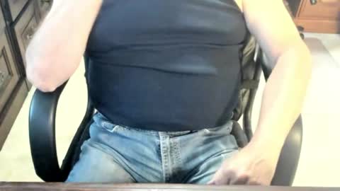 Snapshot of guygdr chatting on May 26, 2026, 11:50 am Guy online show from May 26, 2026, 11:50 am
