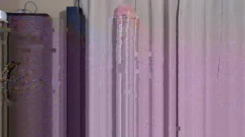 Snapshot of guynyli chatting on October 6, 2025, 6:44 am new york bottom online show from October 6, 2025, 6:44 am