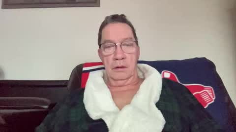 Snapshot of gwashere4u chatting on December 29, 2024, 1:17 pm gwashere4u online show from December 29, 2024, 1:17 pm