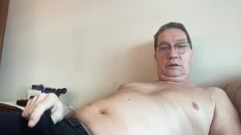 Snapshot of gwashere4u chatting on February 17, 2025, 1:32 pm gwashere4u online show from February 17, 2025, 1:32 pm