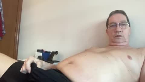 Snapshot of gwashere4u chatting on February 23, 2025, 1:21 pm gwashere4u online show from February 23, 2025, 1:21 pm