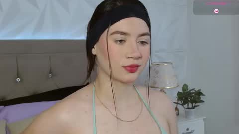 Snapshot of gwen_drew chatting on January 13, 2026, 12:54 pm Gwen Drew online show from January 13, 2026, 12:54 pm