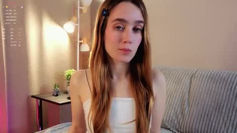 Snapshot of gwenbunn chatting on November 6, 2025, 1:06 am Julia online show from November 6, 2025, 1:06 am