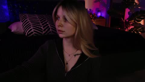 Snapshot of gwenhilton chatting on January 3, 2025, 6:11 am gwenhilton online show from January 3, 2025, 6:11 am