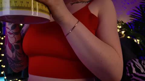 Snapshot of gwenhilton chatting on February 18, 2025, 9:54 am gwenhilton online show from February 18, 2025, 9:54 am