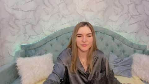 gwensmitt online show from May 27, 2026, 1:57 am