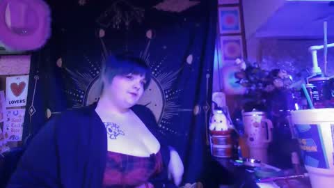 Snapshot of gxddess_fe chatting on November 25, 2025, 4:34 am Goddess Fe online show from November 25, 2025, 4:34 am