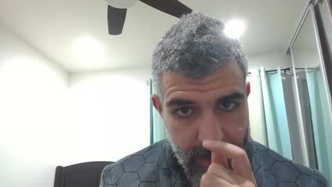 Snapshot of h0nest84 chatting on December 12, 2024, 5:10 am h0nest84 online show from December 12, 2024, 5:10 am