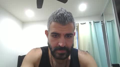 Snapshot of h0nest84 chatting on January 5, 2025, 11:44 pm h0nest84 online show from January 5, 2025, 11:44 pm