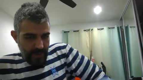 Snapshot of h0nest84 chatting on February 6, 2025, 5:35 am h0nest84 online show from February 6, 2025, 5:35 am