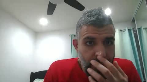 Snapshot of h0nest84 chatting on February 18, 2025, 5:53 am h0nest84 online show from February 18, 2025, 5:53 am