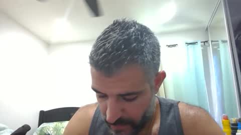 Snapshot of h0nest84 chatting on October 5, 2025, 10:29 pm h0nest84 online show from October 5, 2025, 10:29 pm