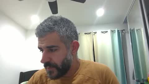 Snapshot of h0nest84 chatting on November 3, 2025, 5:52 am h0nest84 online show from November 3, 2025, 5:52 am