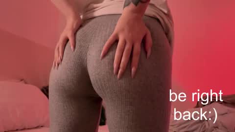 Snapshot of h2h0e chatting on February 16, 2025, 7:05 pm Lana online show from February 16, 2025, 7:05 pm