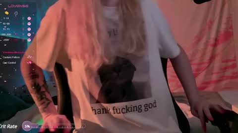 Snapshot of h2h0e chatting on February 21, 2025, 10:04 pm Lana online show from February 21, 2025, 10:04 pm