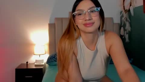 Snapshot of h3y_mia3 chatting on May 27, 2026, 3:14 am Paulina online show from May 27, 2026, 3:14 am