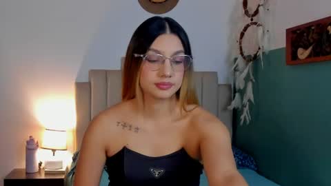 Snapshot of h3y_mia3 chatting on June 12, 2026, 3:38 am Paulina online show from June 12, 2026, 3:38 am