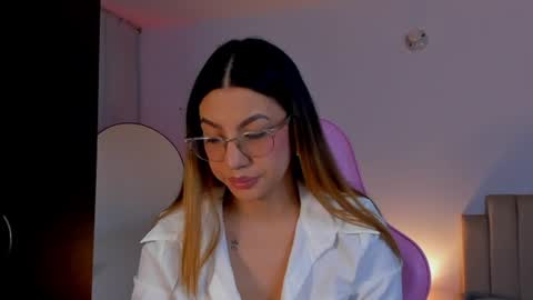 Snapshot of h3y_mia3 chatting on July 23, 2026, 1:58 am Paulina online show from July 23, 2026, 1:58 am