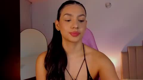 Snapshot of h3y_mia3 chatting on July 30, 2026, 4:11 am Paulina online show from July 30, 2026, 4:11 am