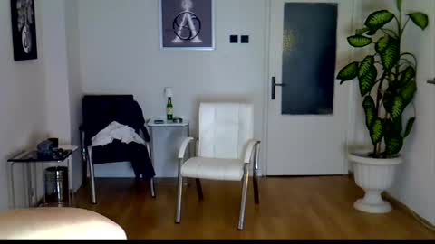 Snapshot of h_blackwood chatting on May 31, 2026, 6:09 pm H. Blackwood online show from May 31, 2026, 6:09 pm